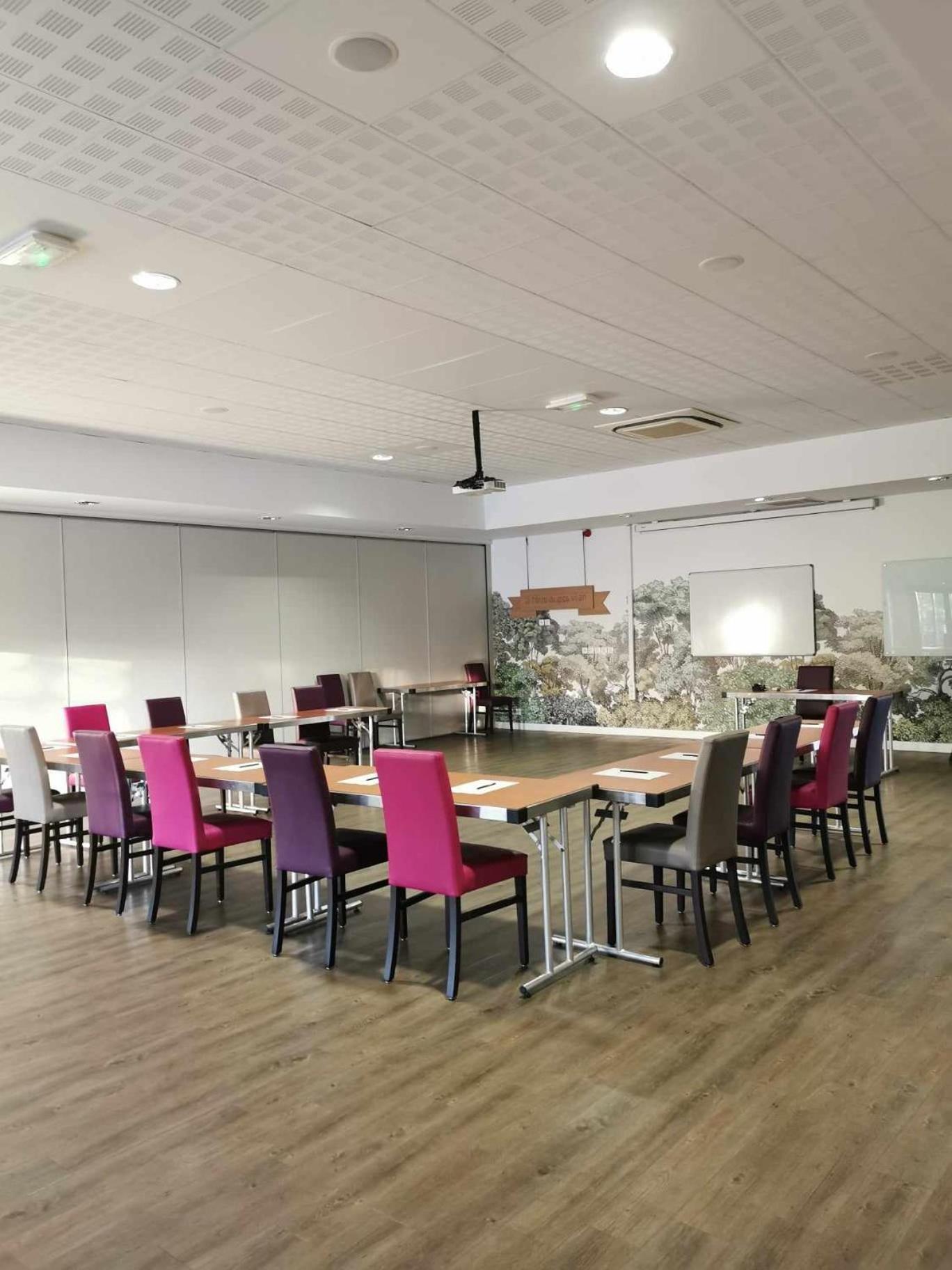 Hotel Ibis Styles Montargis Arboria Pannes  Exterior photo
