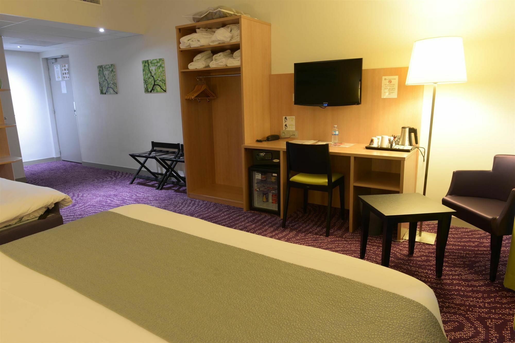 Hotel Ibis Styles Montargis Arboria Pannes  Exterior photo